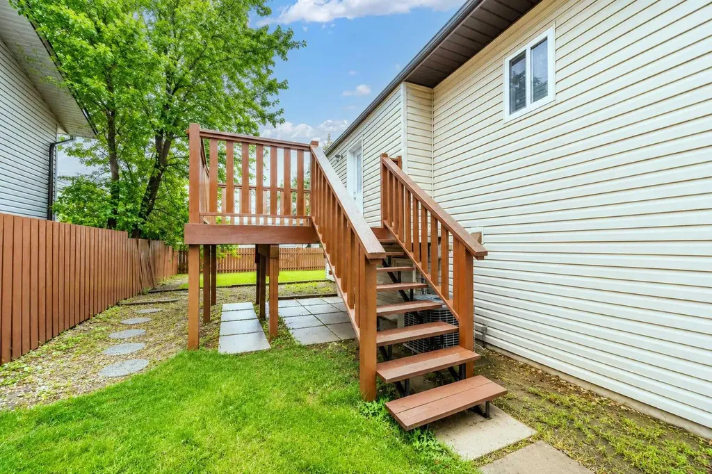 107 Sprague Way SE Medicine Hat AB T1B 3L5