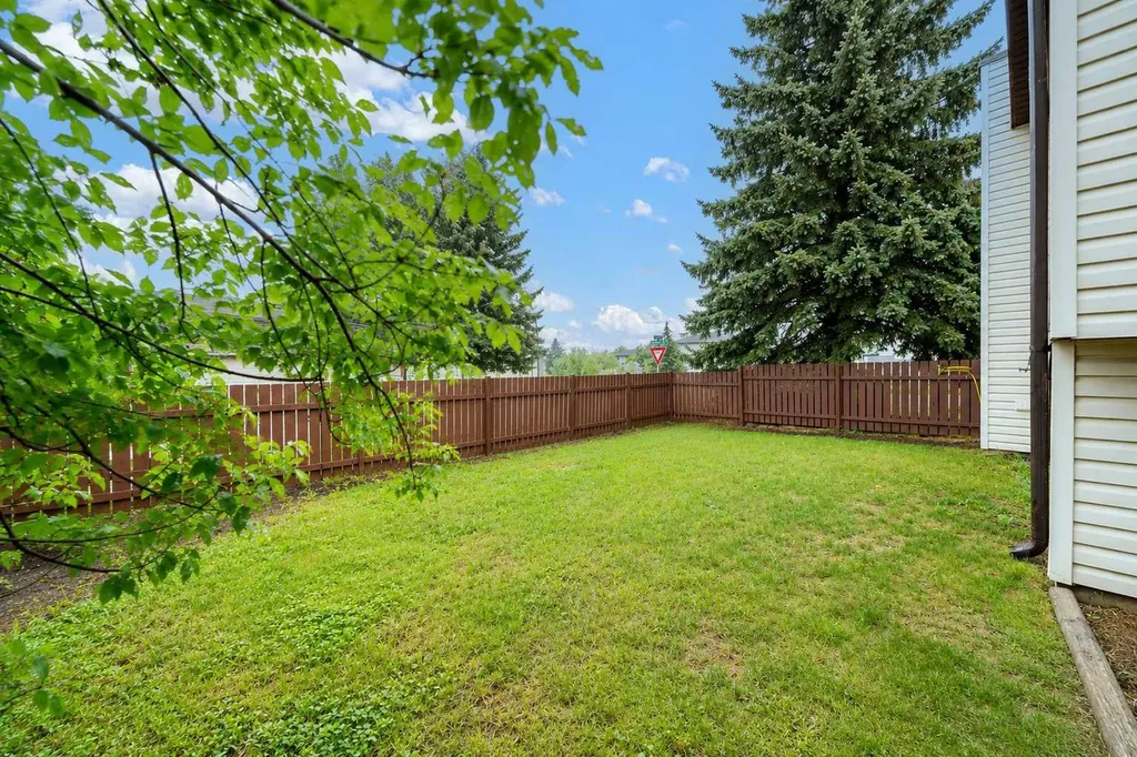 107 Sprague Way SE Medicine Hat AB T1B 3L5
