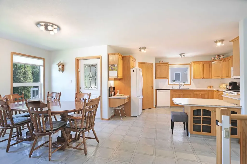47 Park Place W Brooks AB T1R 1G6
