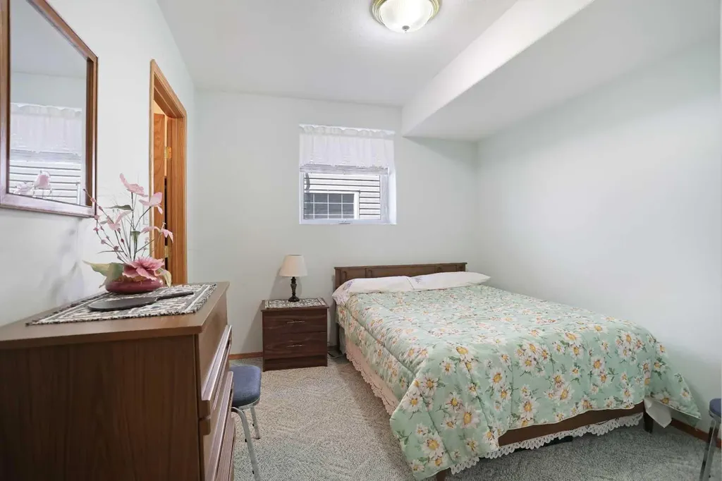 47 Park Place W Brooks AB T1R 1G6