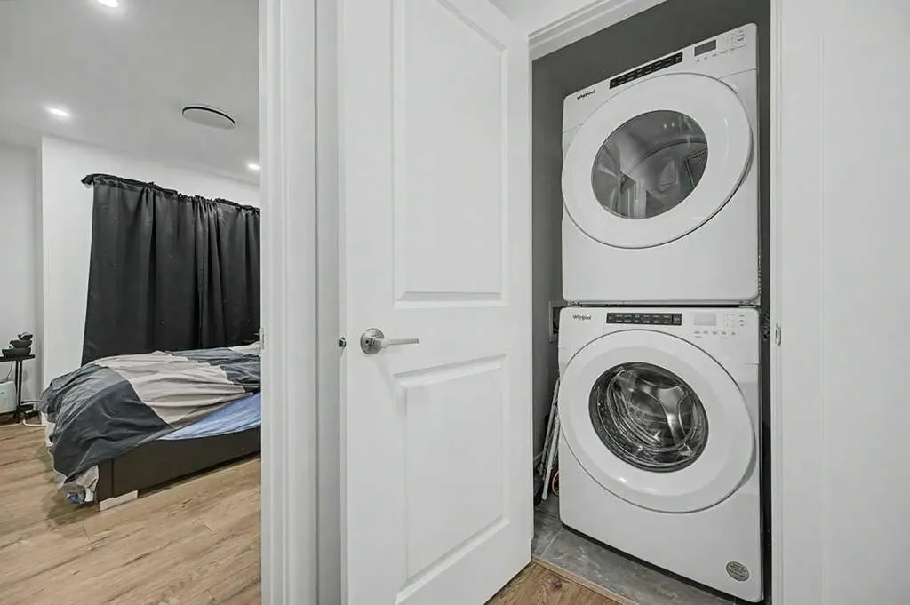 140 Sovereign Common SW Calgary AB T3C 1K2