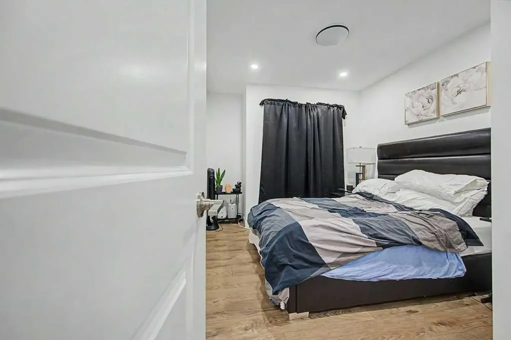 140 Sovereign Common SW Calgary AB T3C 1K2