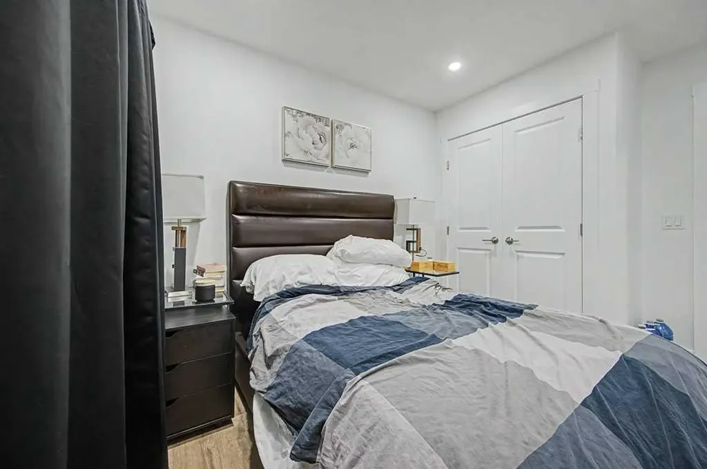 140 Sovereign Common SW Calgary AB T3C 1K2