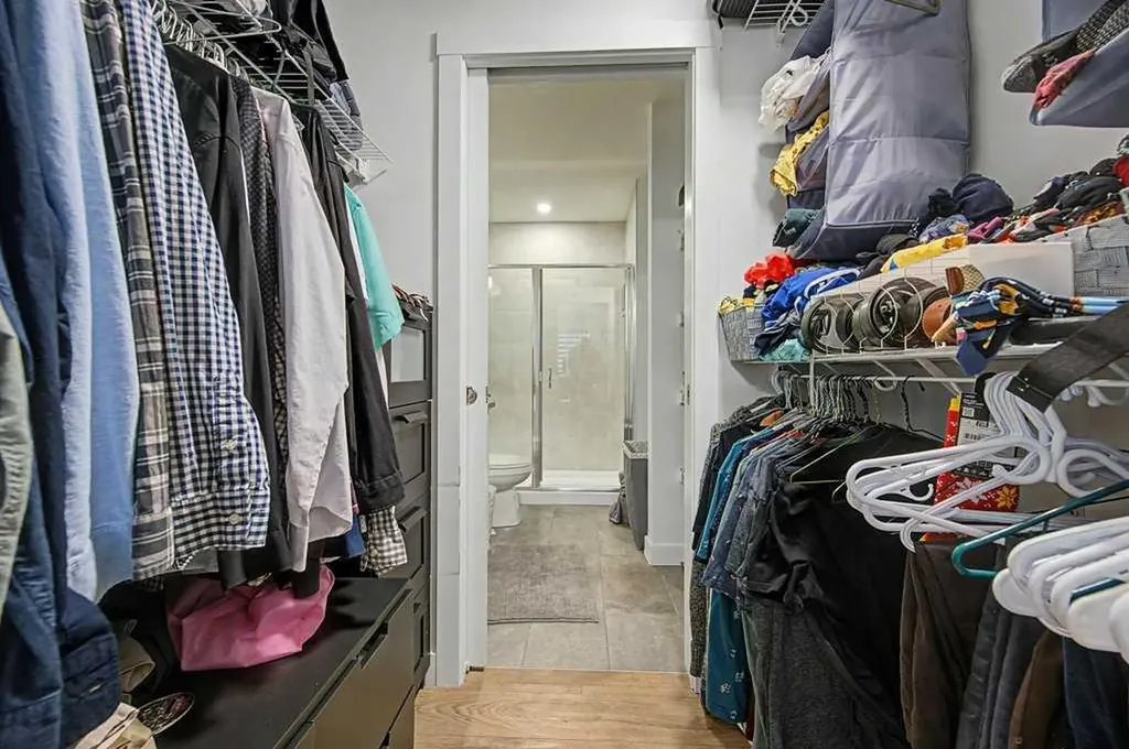 140 Sovereign Common SW Calgary AB T3C 1K2