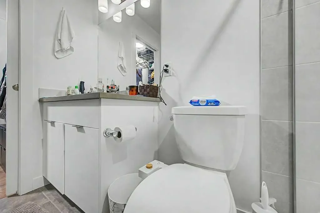 140 Sovereign Common SW Calgary AB T3C 1K2