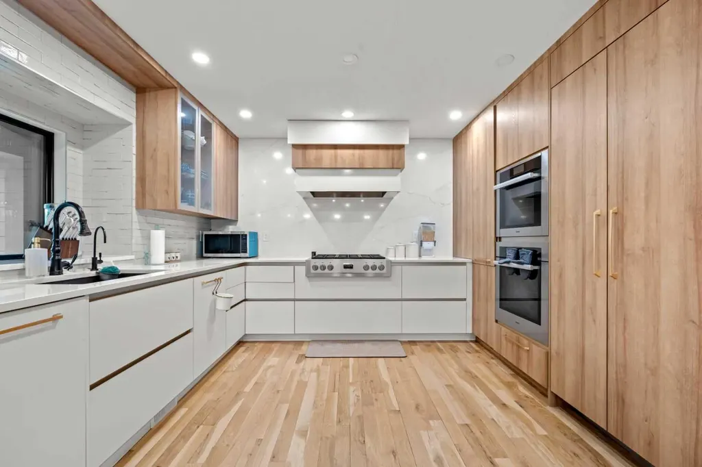 931 Shawnee Drive SW Calgary AB T2Y 2G8
