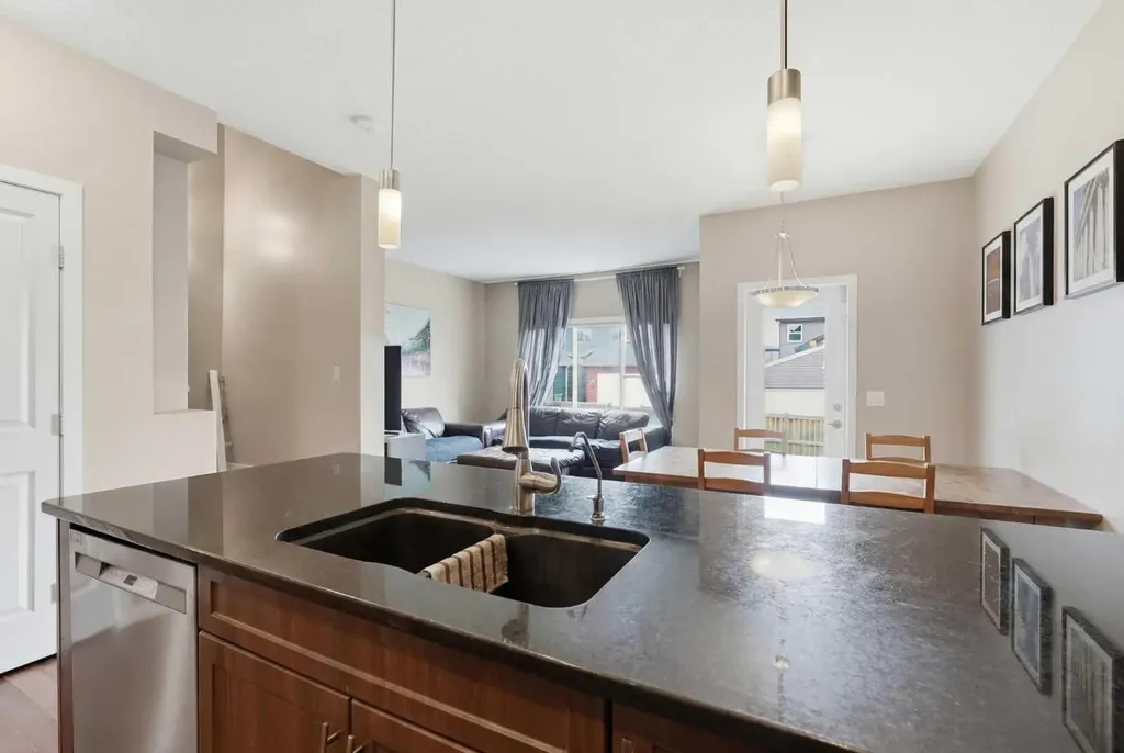 58 Evansridge Crescent NW Calgary AB T3P 0J2