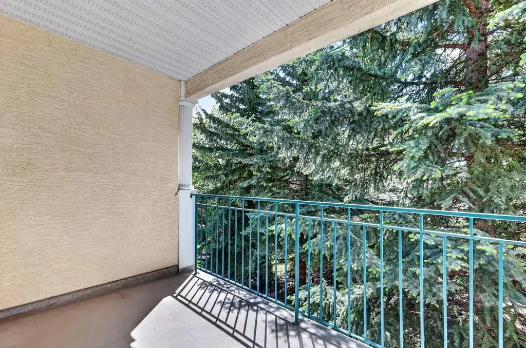 2144 Paliswood Road SW Calgary AB T2V 5K2