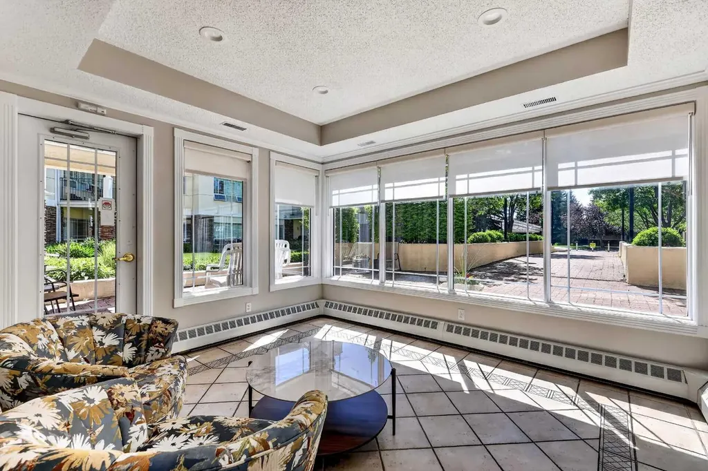 2144 Paliswood Road SW Calgary AB T2V 5K2