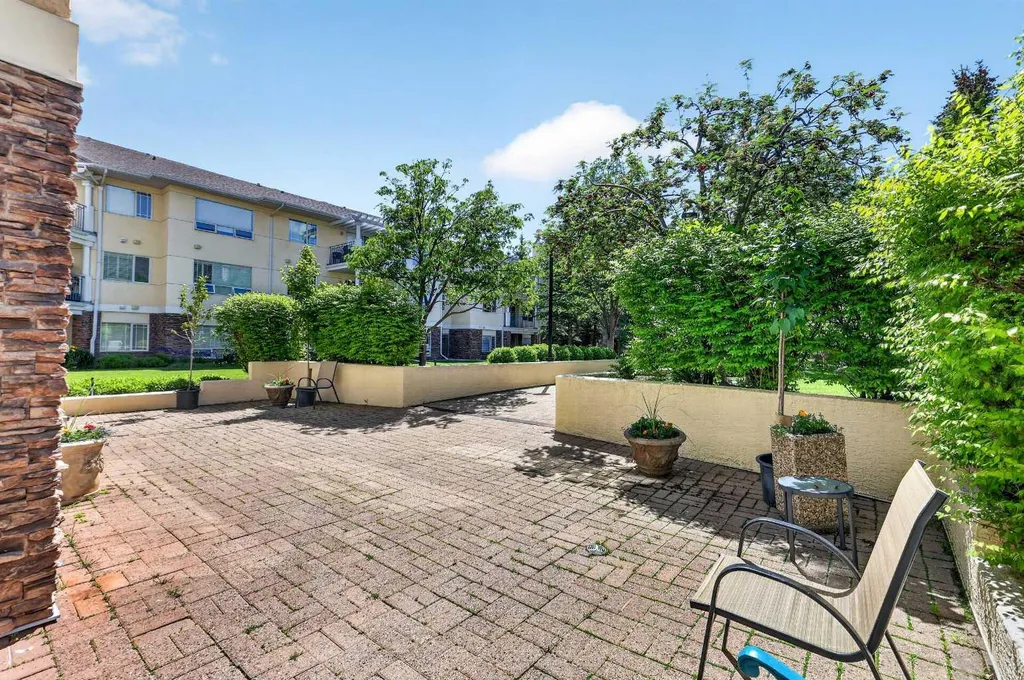 2144 Paliswood Road SW Calgary AB T2V 5K2