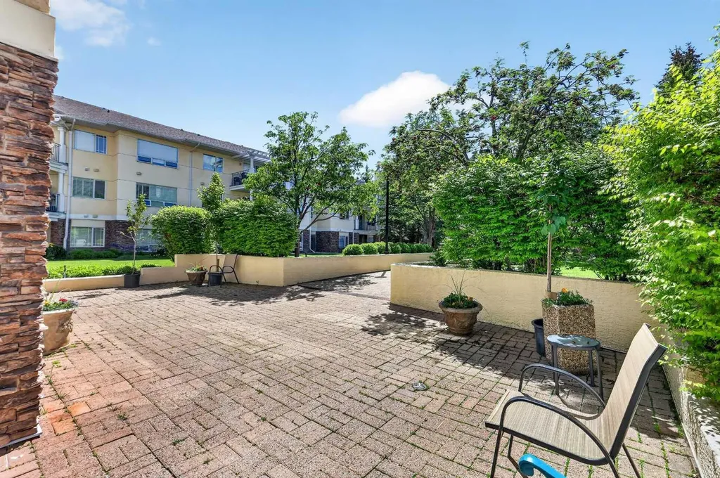 2144 Paliswood Road SW Calgary AB T2V 5K2