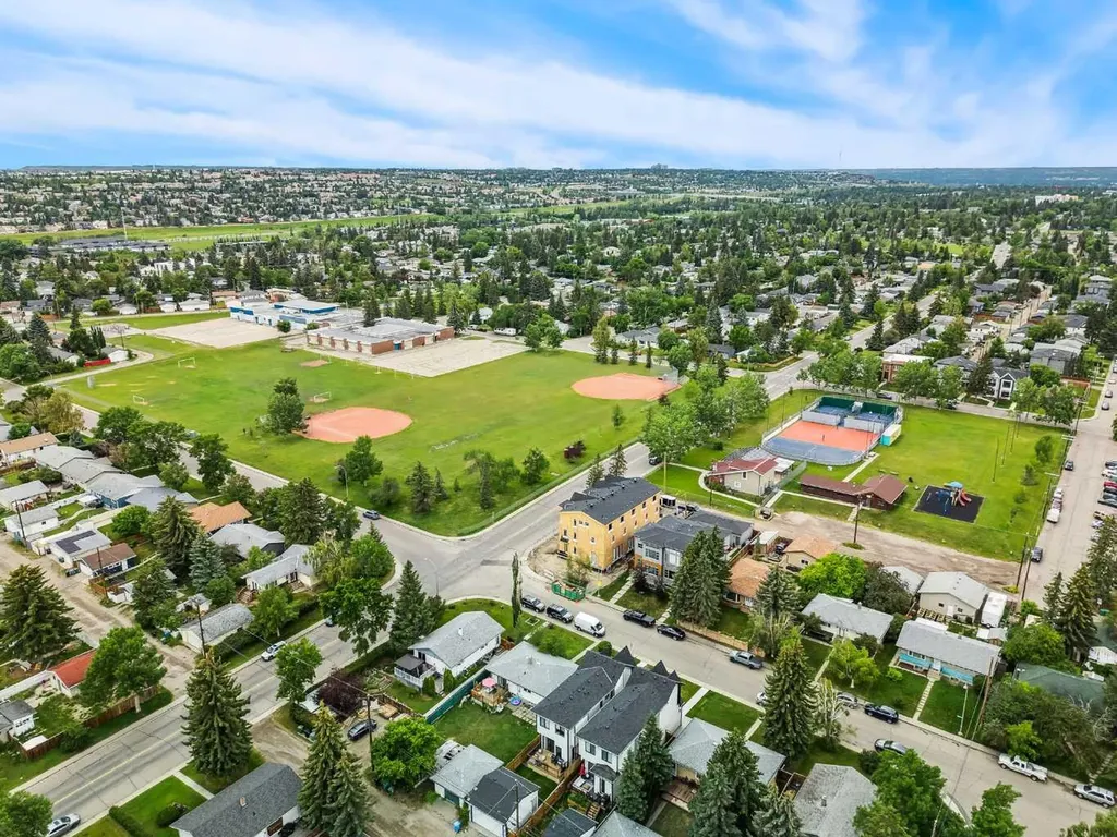 3815/3817 43 Street SW Calgary AB T3E3P8