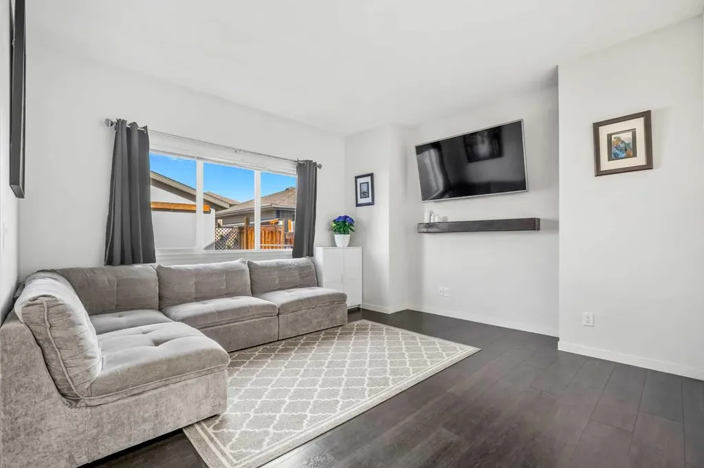 432 Marquis Heights SE Calgary AB T3M 1V1