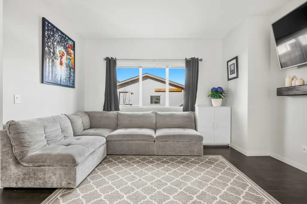 432 Marquis Heights SE Calgary AB T3M 1V1