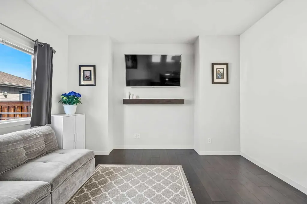 432 Marquis Heights SE Calgary AB T3M 1V1