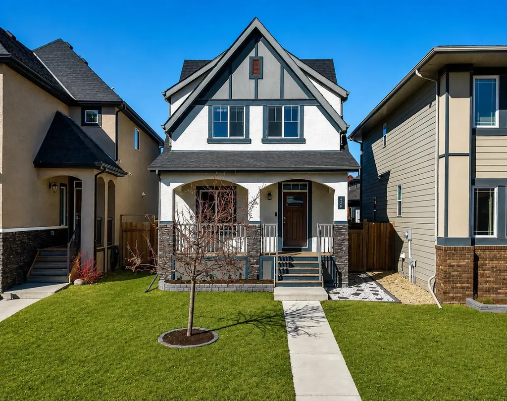 432 Marquis Heights SE Calgary AB T3M 1V1