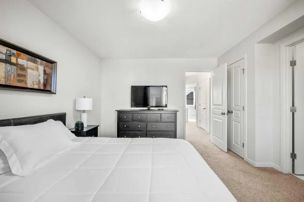 432 Marquis Heights SE Calgary AB T3M 1V1