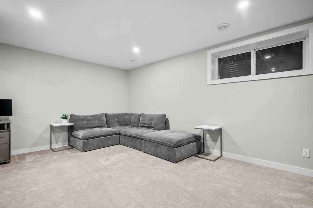 432 Marquis Heights SE Calgary AB T3M 1V1