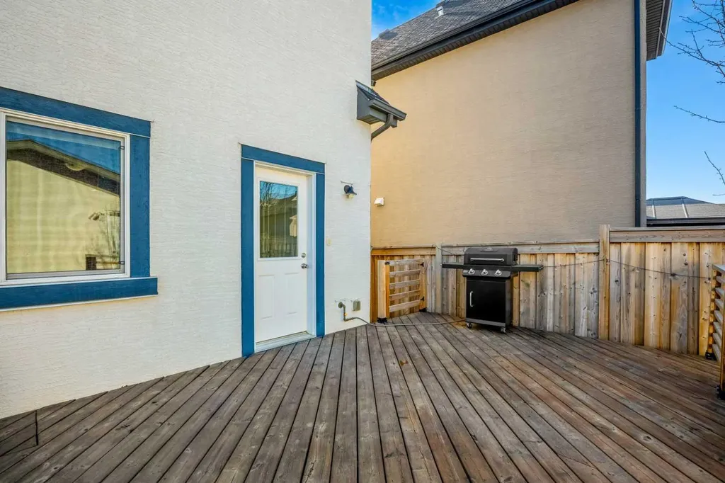 432 Marquis Heights SE Calgary AB T3M 1V1