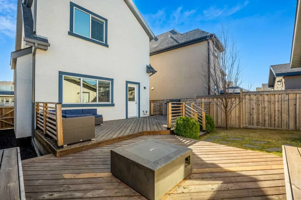 432 Marquis Heights SE Calgary AB T3M 1V1