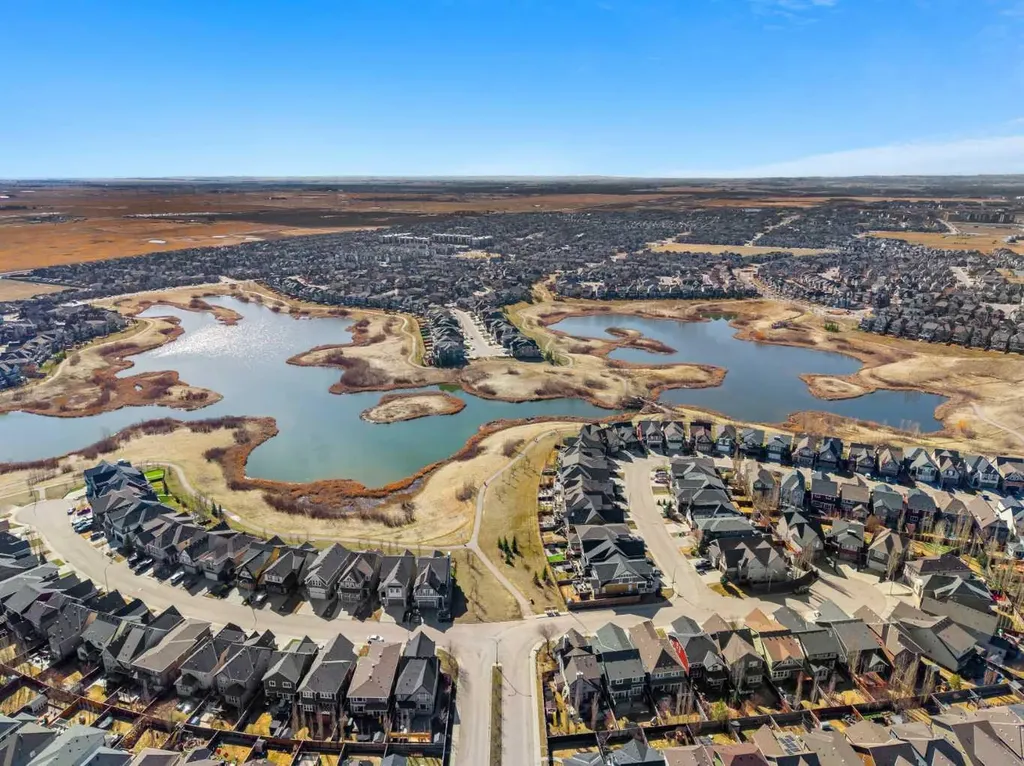 432 Marquis Heights SE Calgary AB T3M 1V1