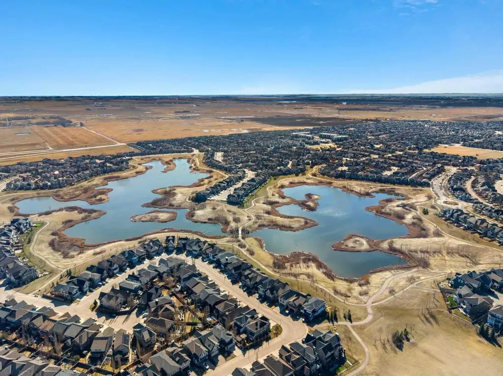 432 Marquis Heights SE Calgary AB T3M 1V1