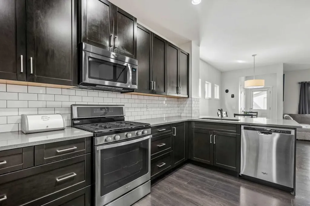 432 Marquis Heights SE Calgary AB T3M 1V1