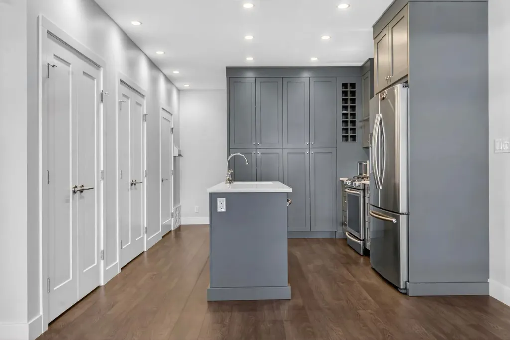 701 3 Avenue SW Calgary AB T2P 5R3