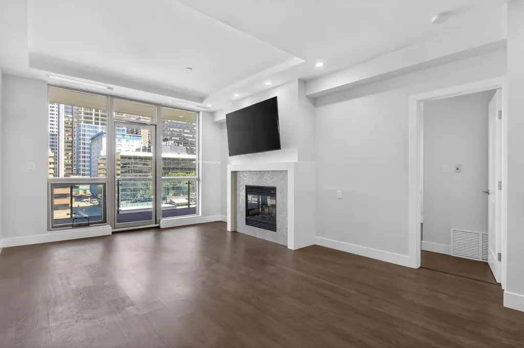 701 3 Avenue SW Calgary AB T2P 5R3
