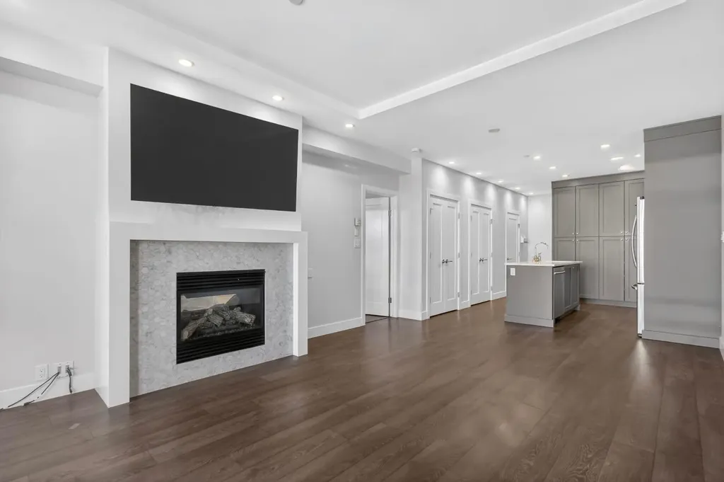 701 3 Avenue SW Calgary AB T2P 5R3