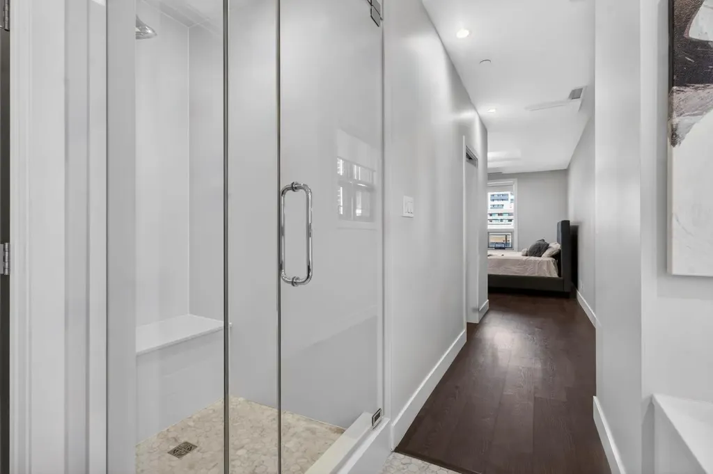 701 3 Avenue SW Calgary AB T2P 5R3