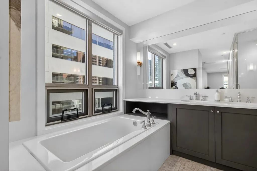 701 3 Avenue SW Calgary AB T2P 5R3