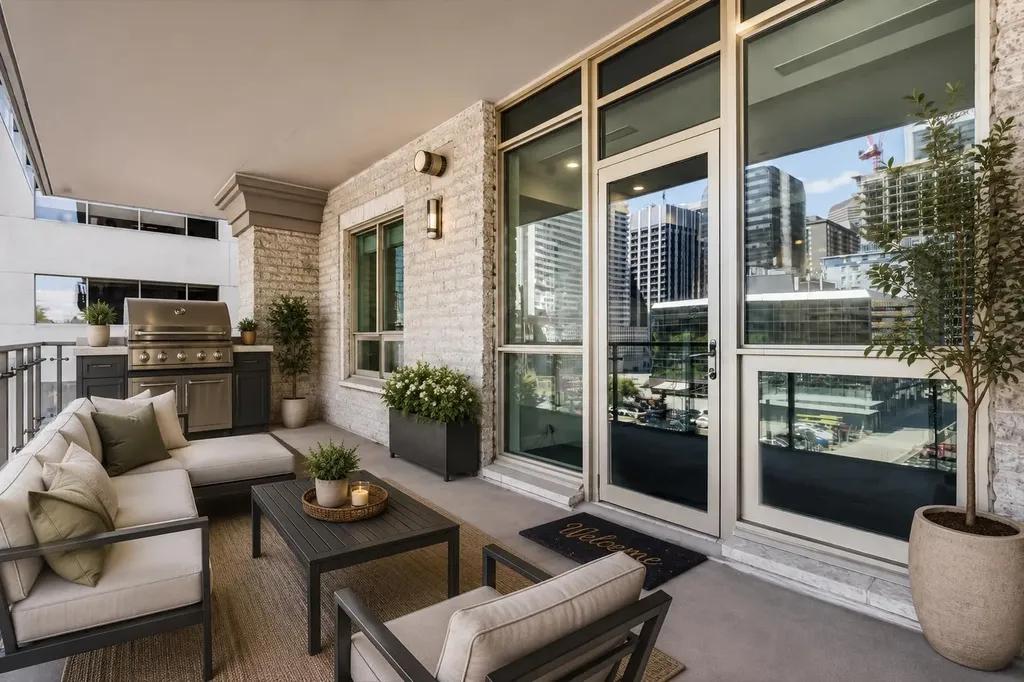 701 3 Avenue SW Calgary AB T2P 5R3