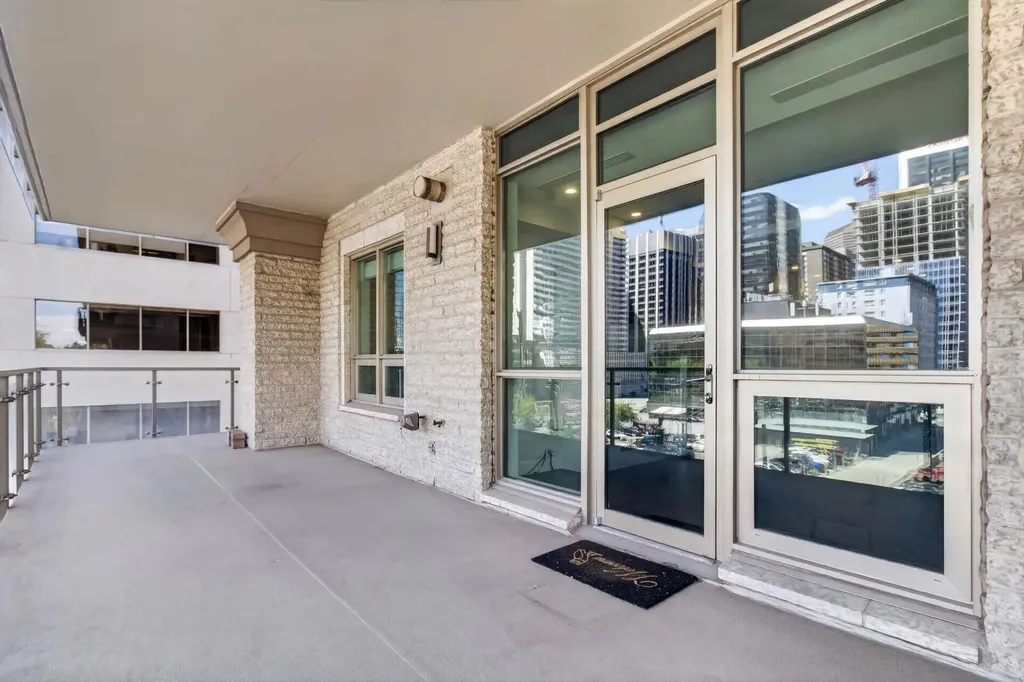 701 3 Avenue SW Calgary AB T2P 5R3