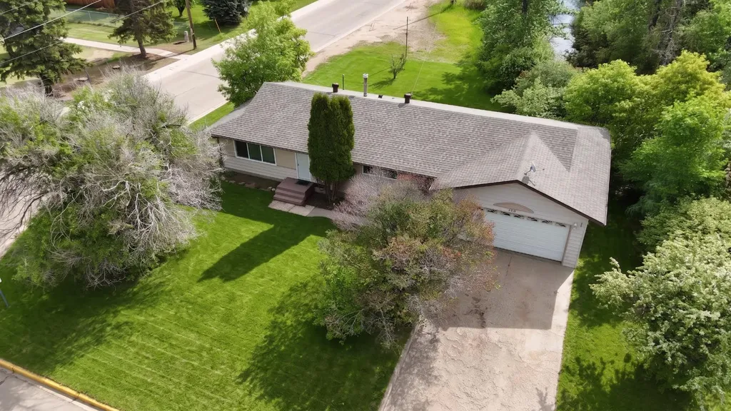 4617 Pleasantview Drive High Prairie AB T0G 1E0