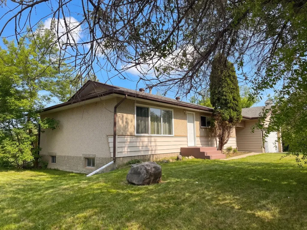 4617 Pleasantview Drive High Prairie AB T0G 1E0