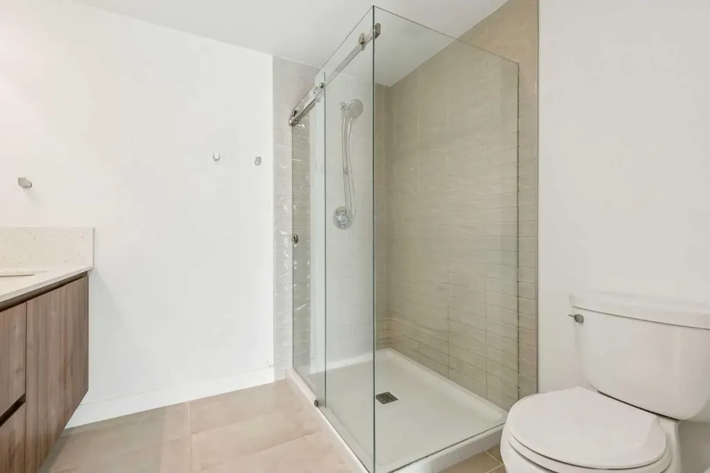 327 9a Street NW Calgary AB T2N 1T7