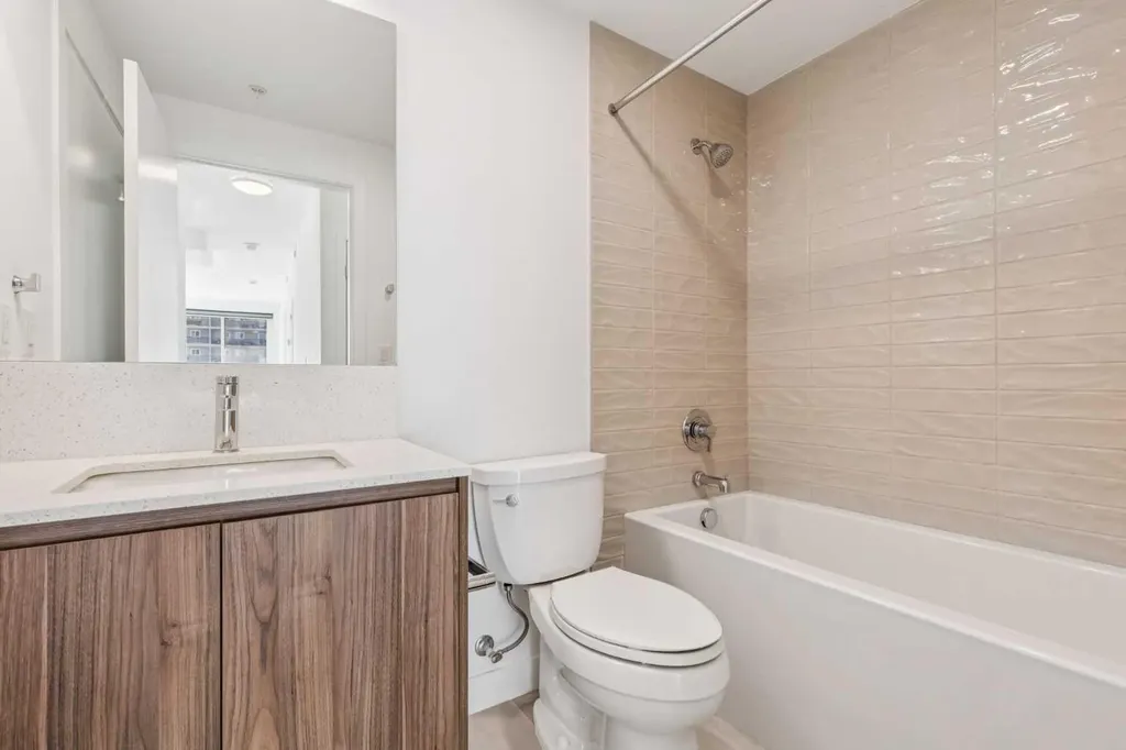 327 9a Street NW Calgary AB T2N 1T7