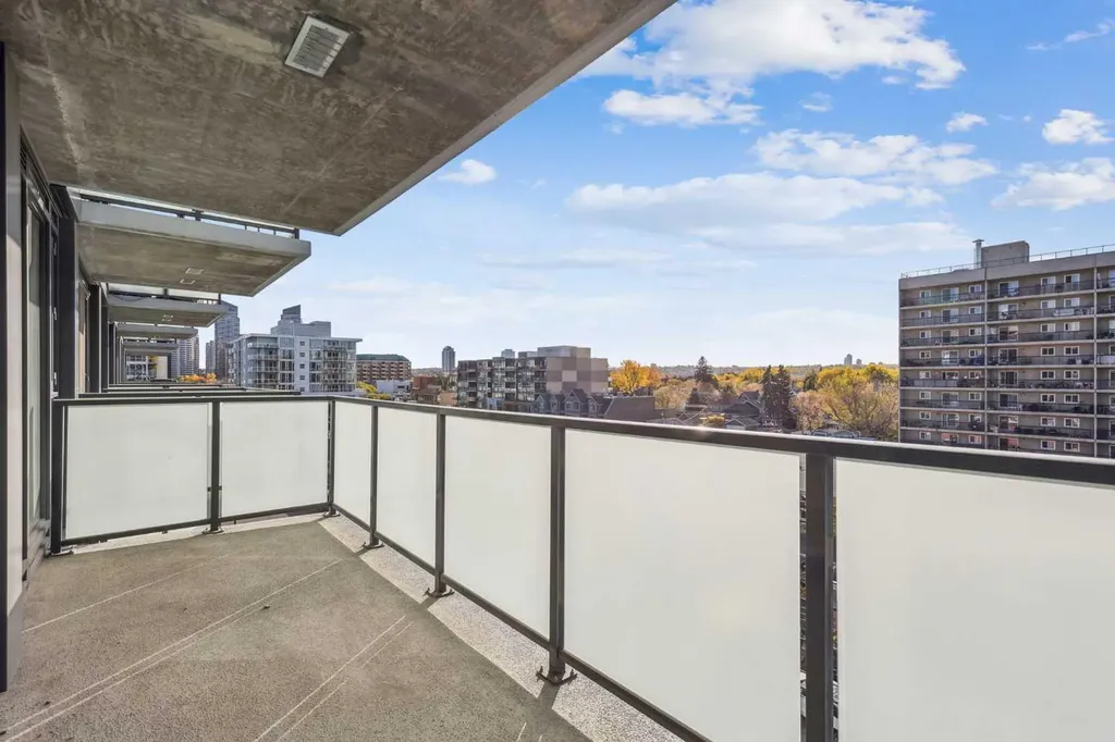 327 9a Street NW Calgary AB T2N 1T7