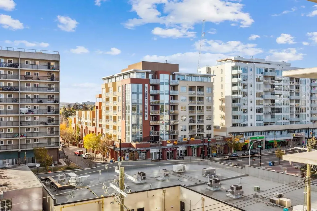 327 9a Street NW Calgary AB T2N 1T7