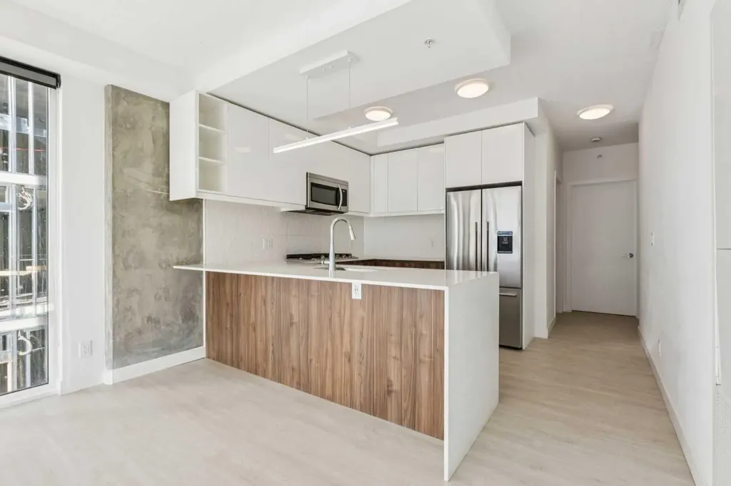 327 9a Street NW Calgary AB T2N 1T7