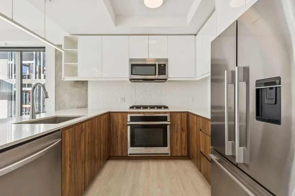 327 9a Street NW Calgary AB T2N 1T7