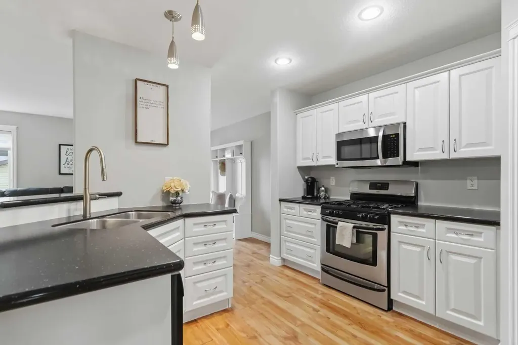 112 Saline Creek Way Fort Mcmurray AB T9K 2V4