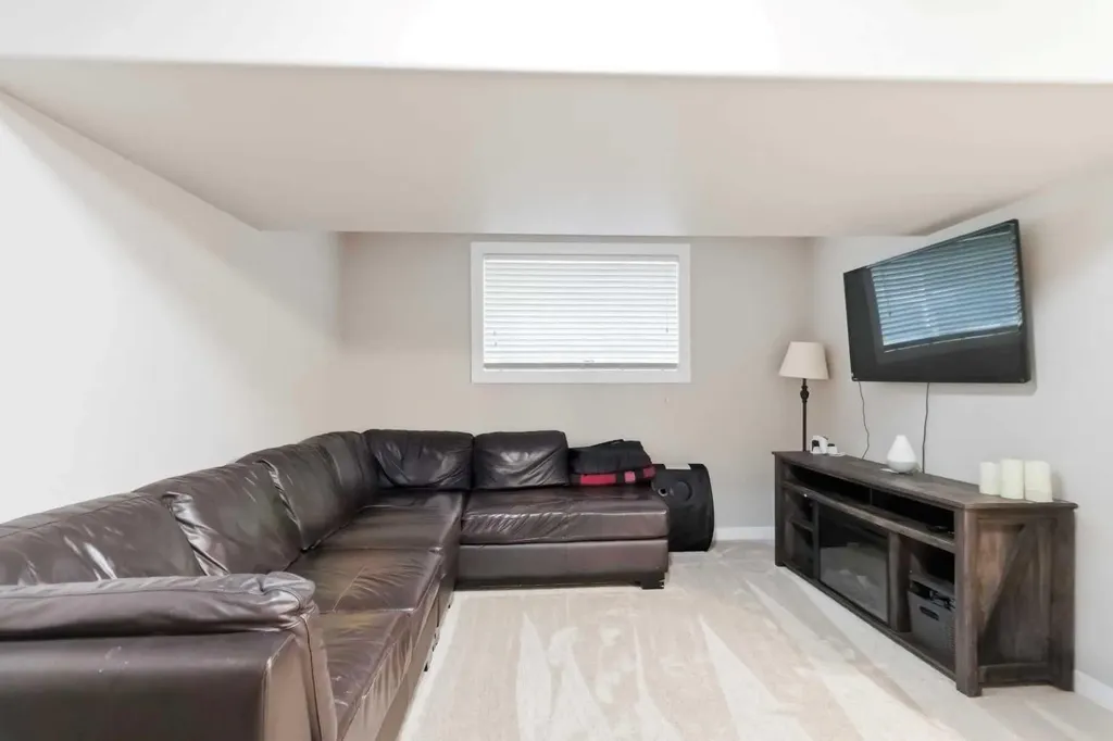 112 Saline Creek Way Fort Mcmurray AB T9K 2V4