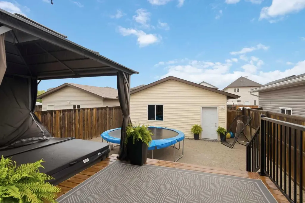 112 Saline Creek Way Fort Mcmurray AB T9K 2V4