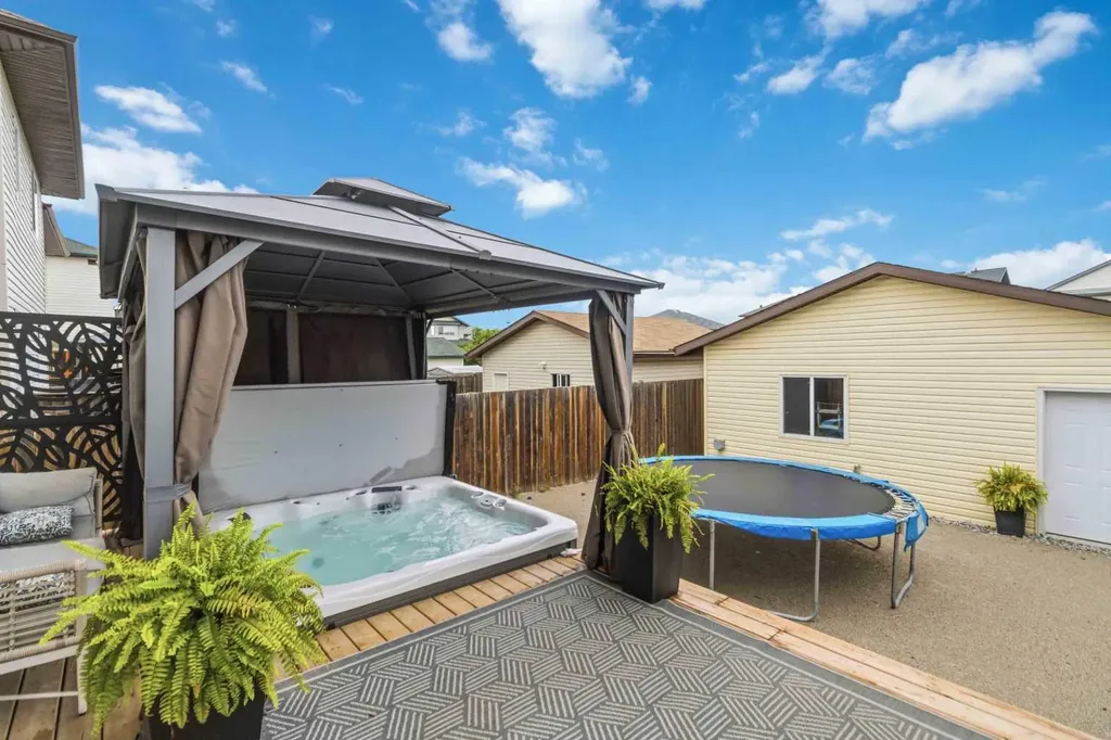 112 Saline Creek Way Fort Mcmurray AB T9K 2V4