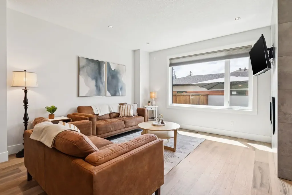 4803 19 Avenue NW Calgary AB T3B 0X6