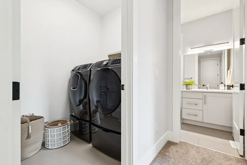 4803 19 Avenue NW Calgary AB T3B 0X6