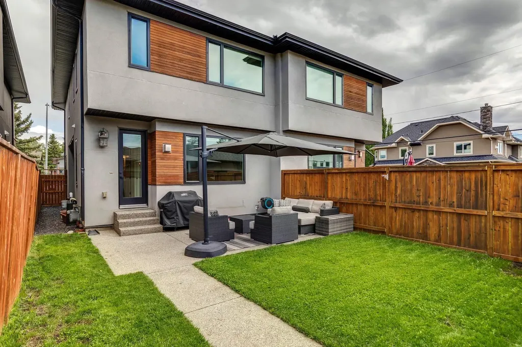 4803 19 Avenue NW Calgary AB T3B 0X6