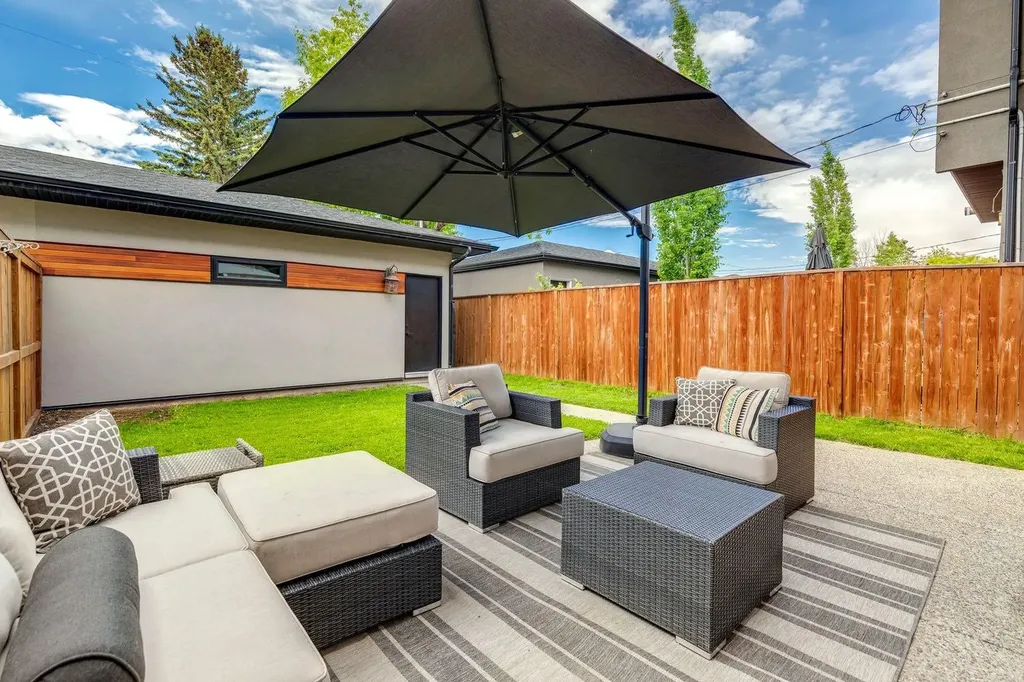 4803 19 Avenue NW Calgary AB T3B 0X6